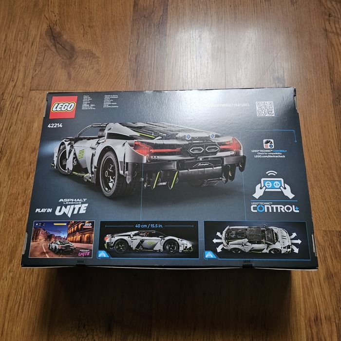 Lego Rechnik Lamborgini Revwelto.