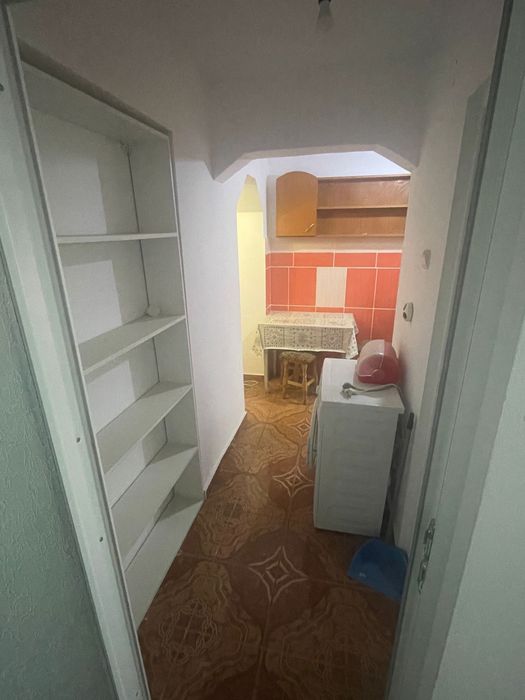 Vând apartament zona catanga Bloc j1 etaj 2!
