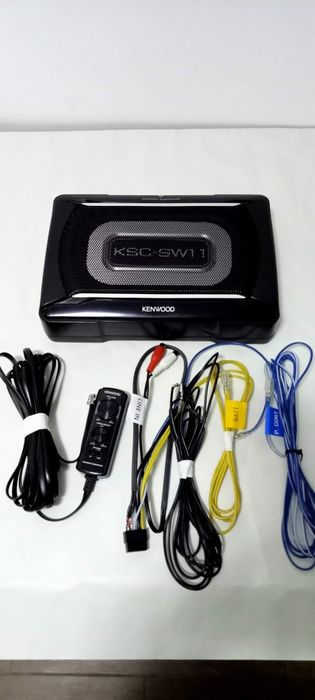 Subwoofere amplificate auto Kenwood  și Pioneer