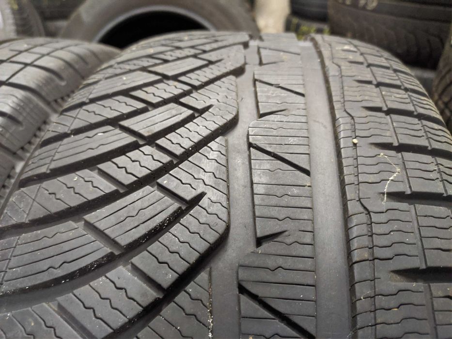 2бр Зимни гуми 225 55 17 - Michelin Runflat -