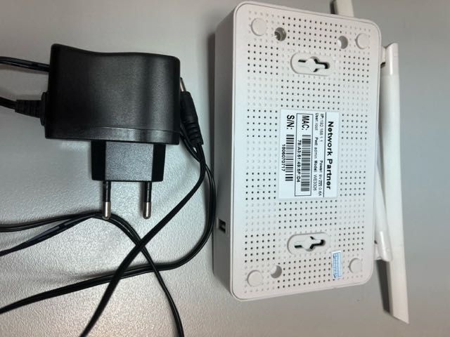 Open WRT Wi-Fi 300 Mbps Router