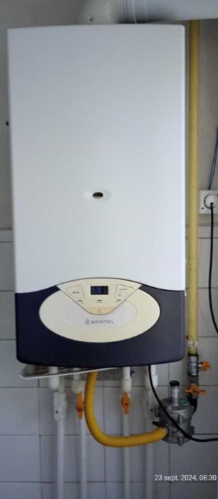 Vând apartament 4 camere