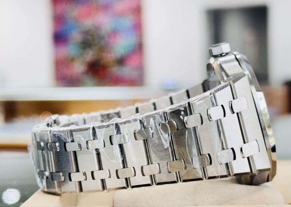 Часовник Audemars Piguet НАМАЛЕН!