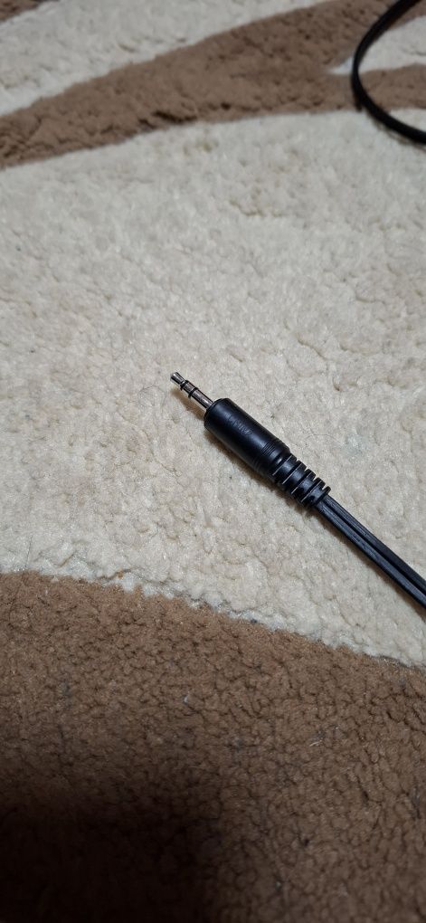 Vând căști audio JVC