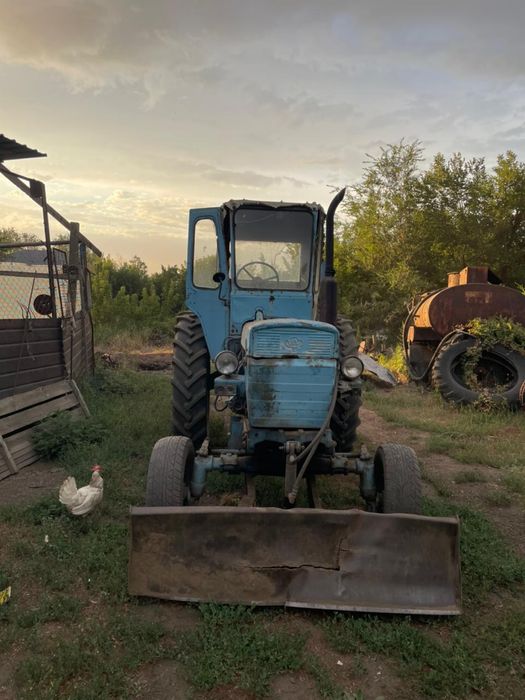 Продам трактор Т28