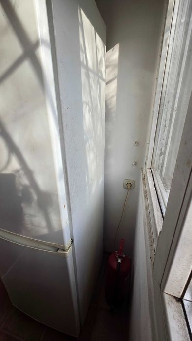 Хладилник liebherr 55×180×60