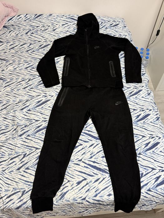 Nike tech fleece, S размер