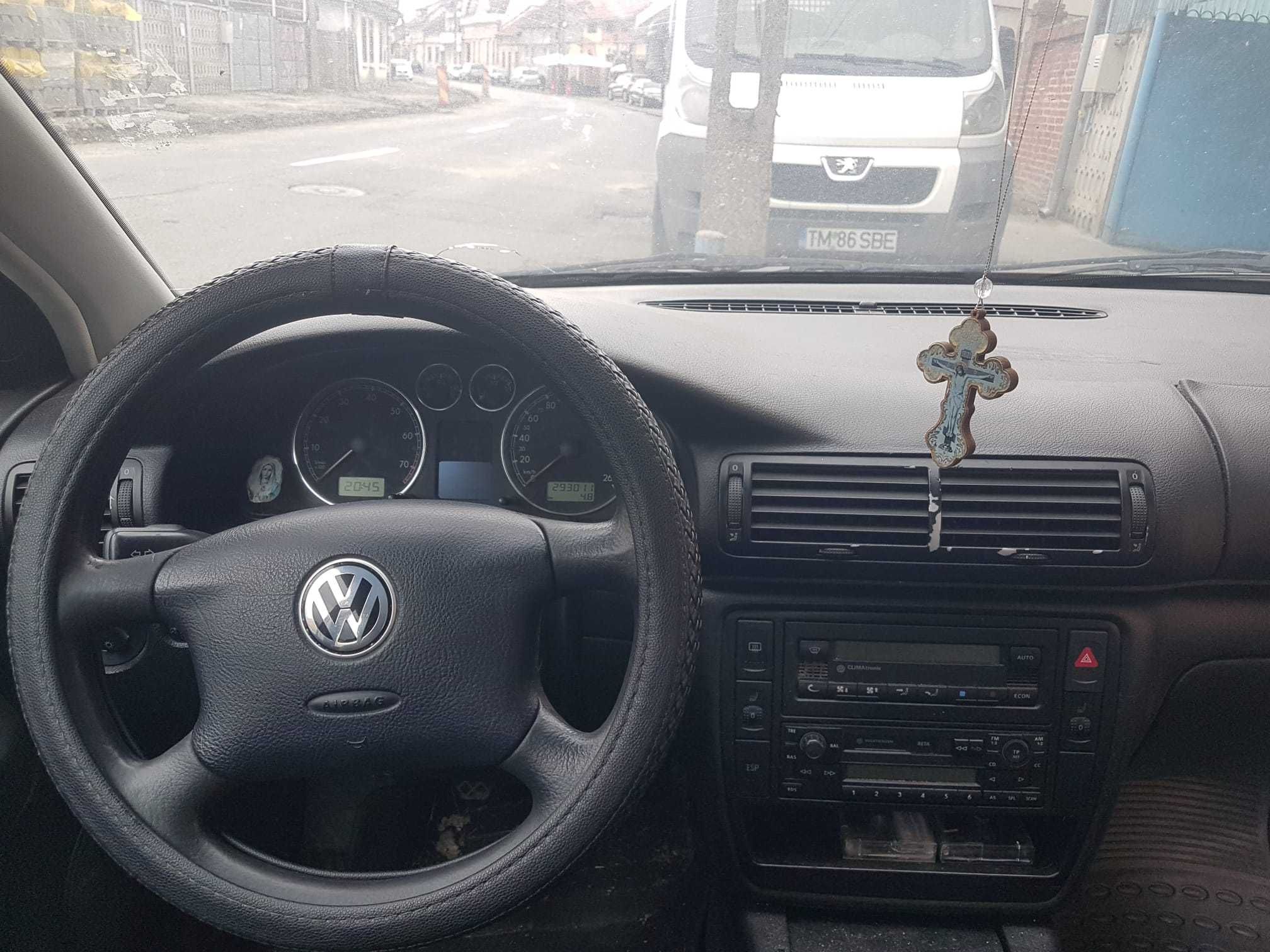 PASSAT 1.6 benzina anul 2002