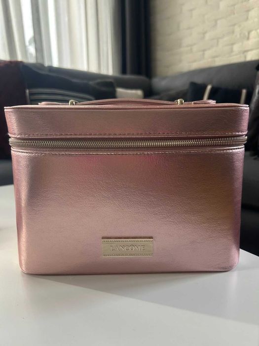 Козметичен несесер Lancome