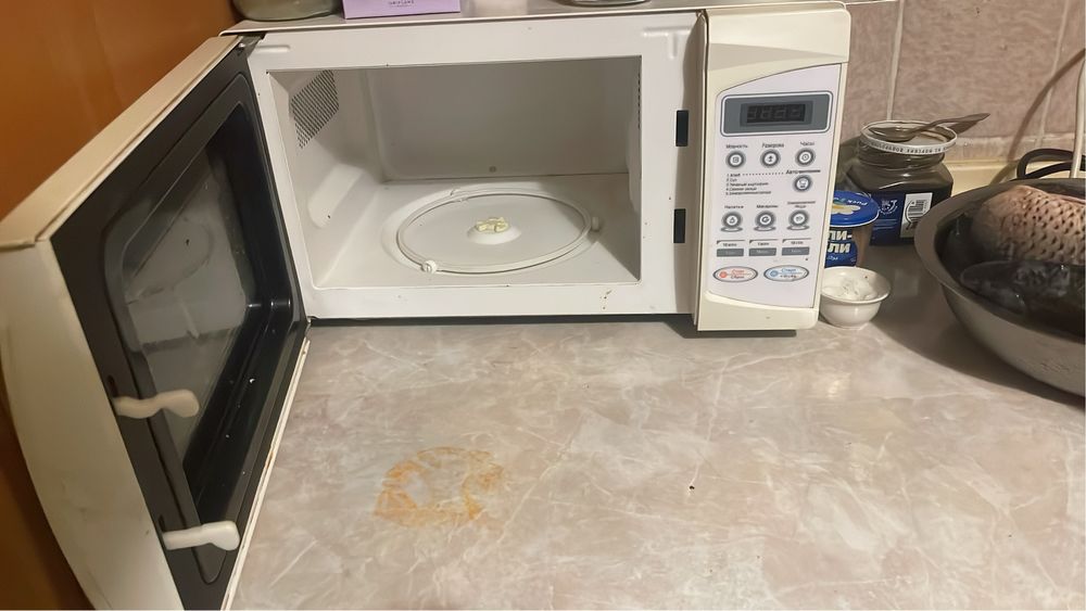 Микроволновка…….. Daewoo