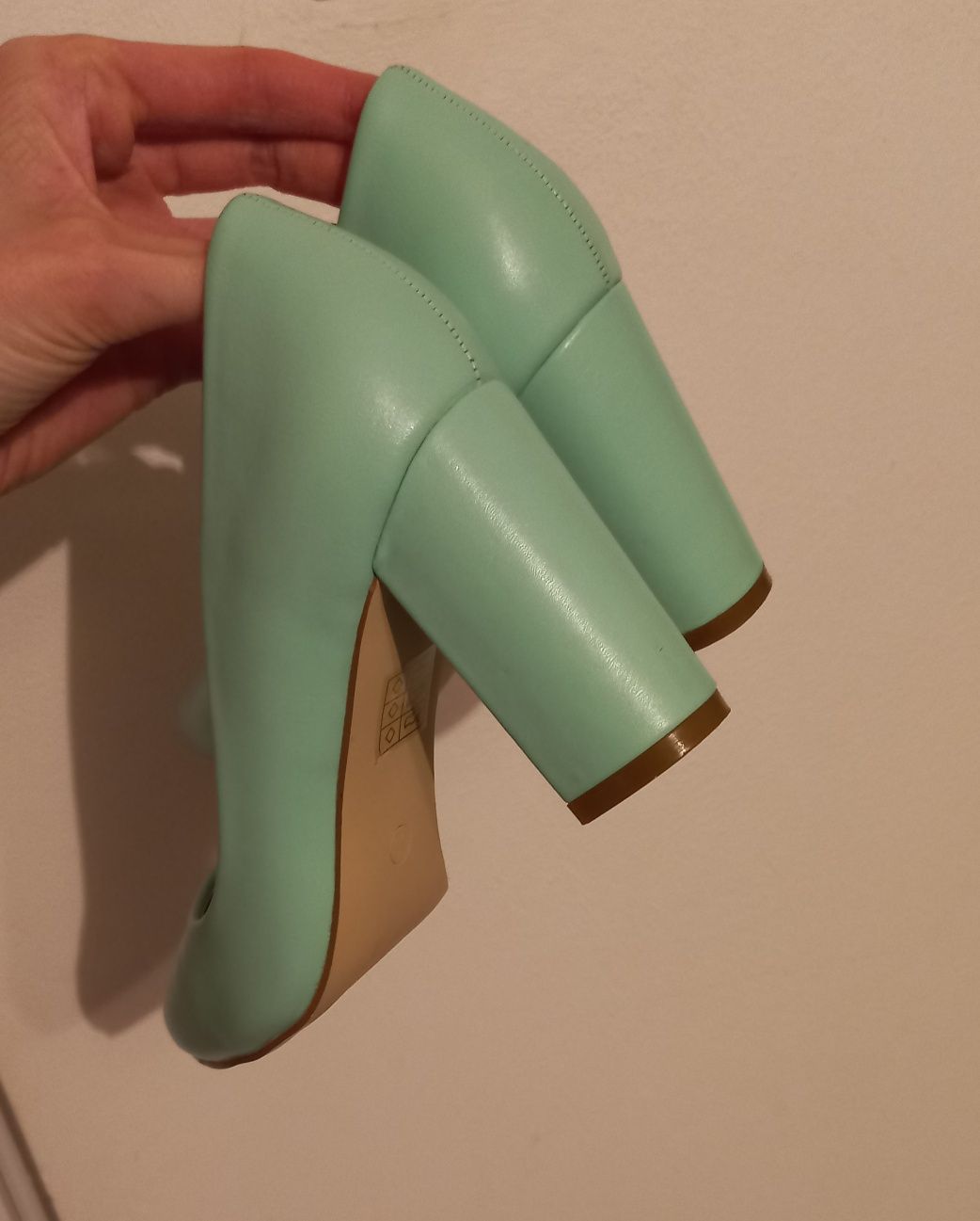 Pantofi verzi cu toc gros de 8 cm