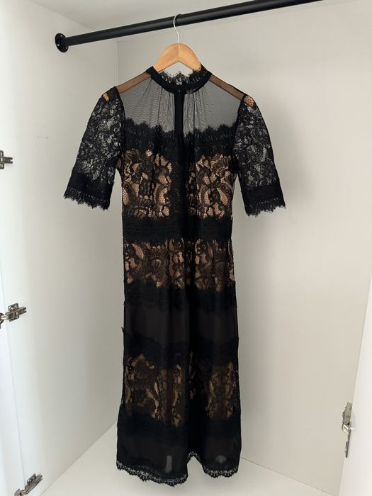 Платье черного цвета