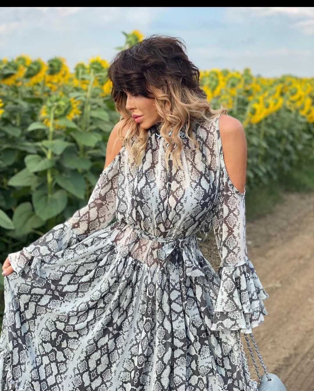 Рокля на djofra  супер лека и удобна!