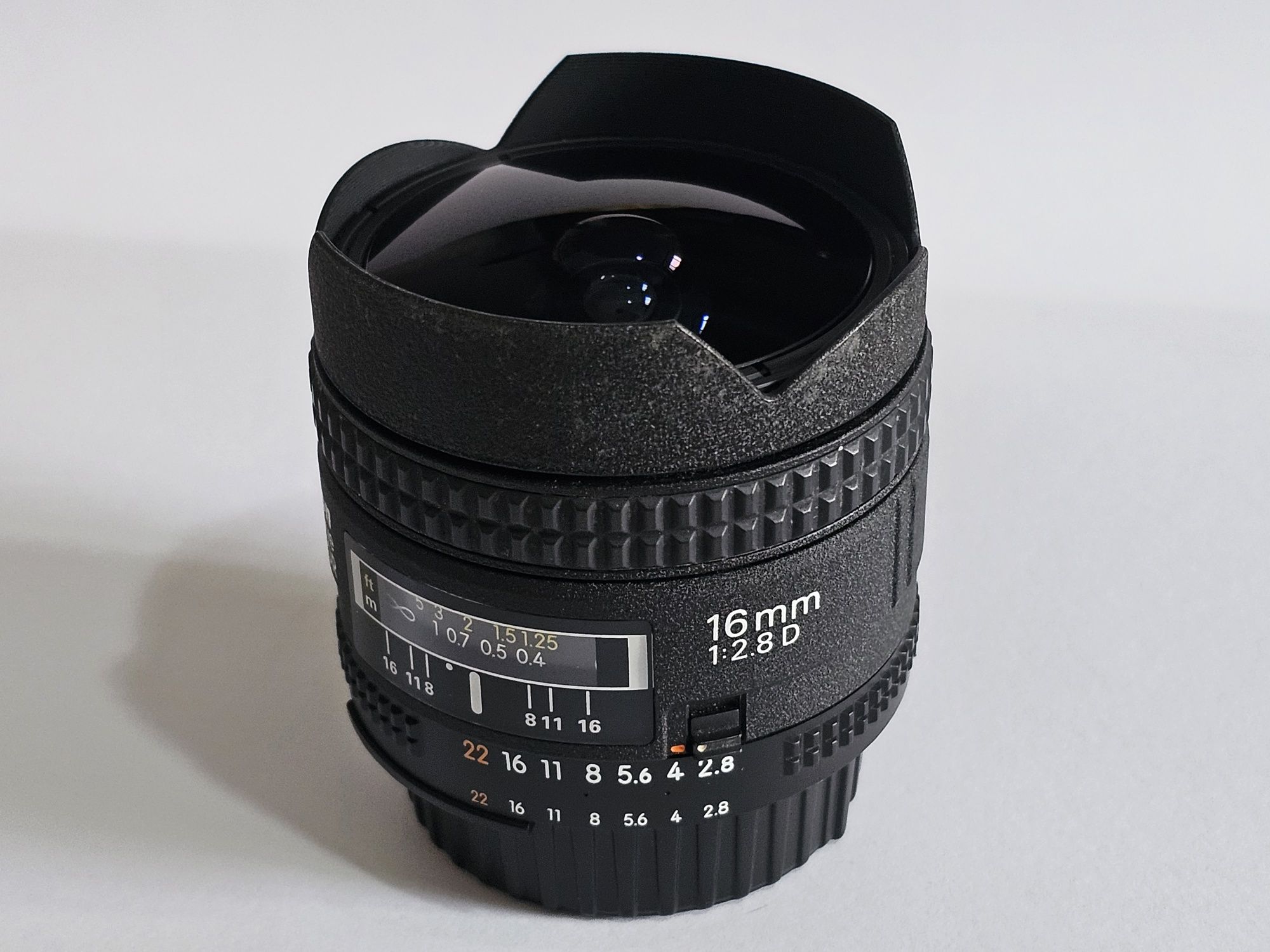 Nikon 16 mm f2,8