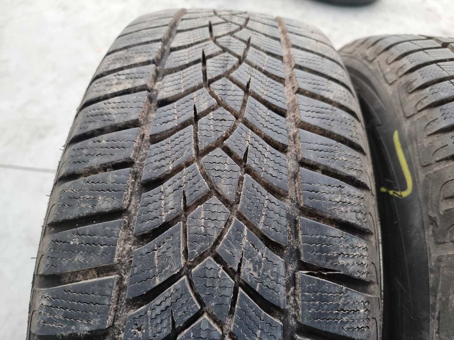 2 Anvelope de IARNA 215.55.17 'GOODYEAR' ; stare buna