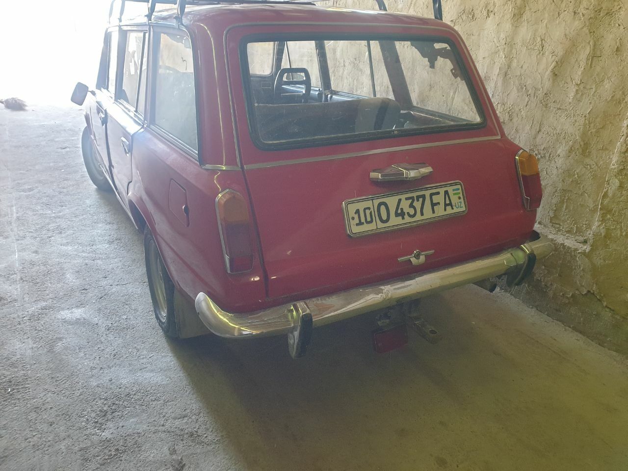 Vaz 2102 sotiladi