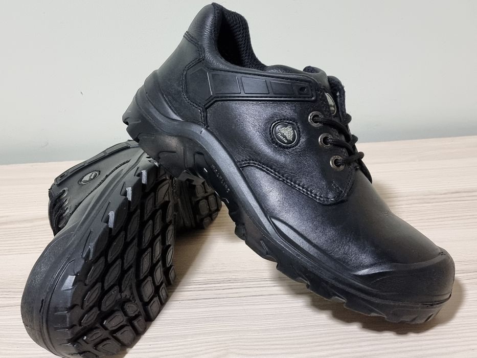 Bata предпазни обувки 43 номер