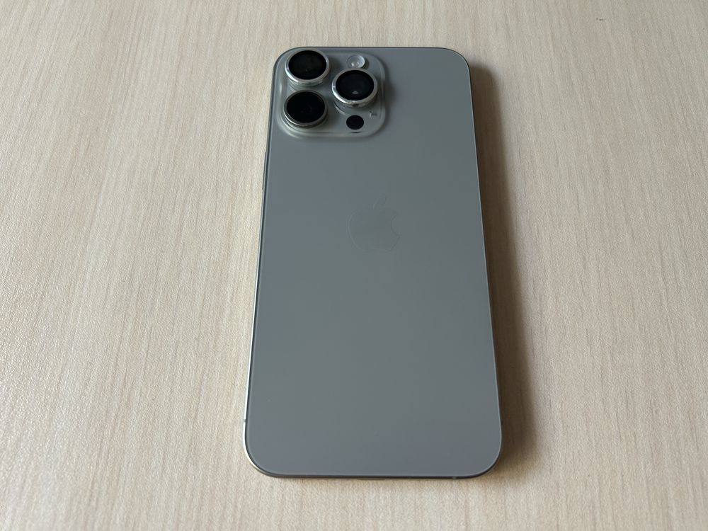 Продавам Apple iPhone 15 Pro Max 256GB