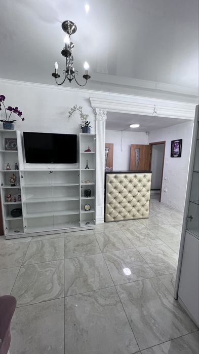 Сдается место в салоне красоты — почасовая аренда (коворкинг)