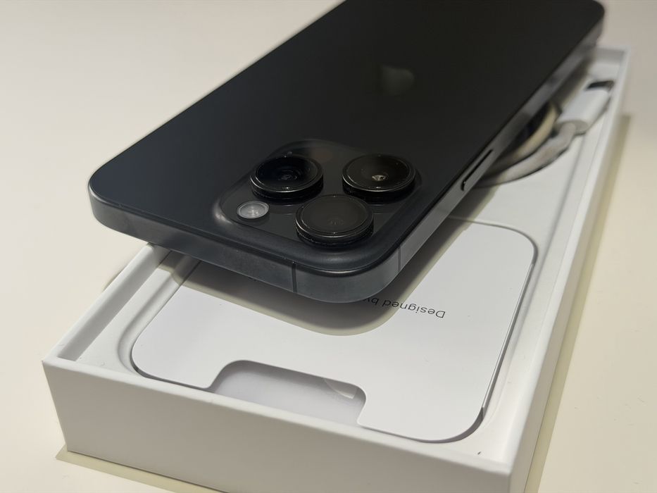 iPhone 15 Pro Max 256GB Titanium Black Гаранция 1 година!
