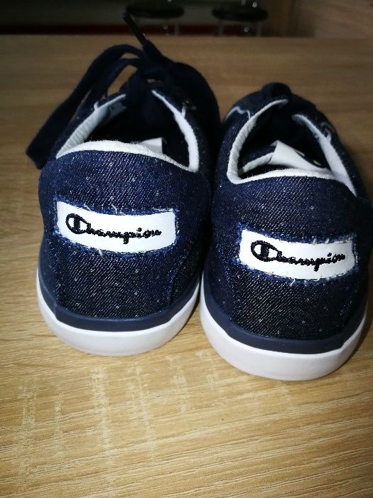 Teniși Champion,mărimea 39