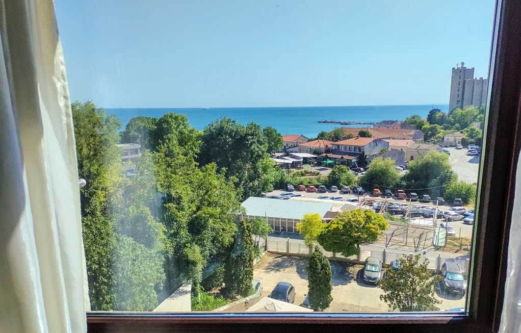 Продава се Тристаен апартамент в Каварна - 103 кв.м за 748 €/кв.м - Снимка #14