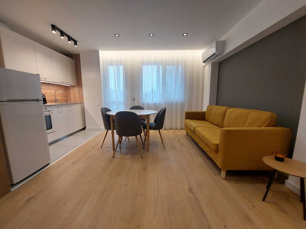 Дава се под наем Тристаен апартамент в Казанлък - 84 кв.м за 459 € - Снимка #2
