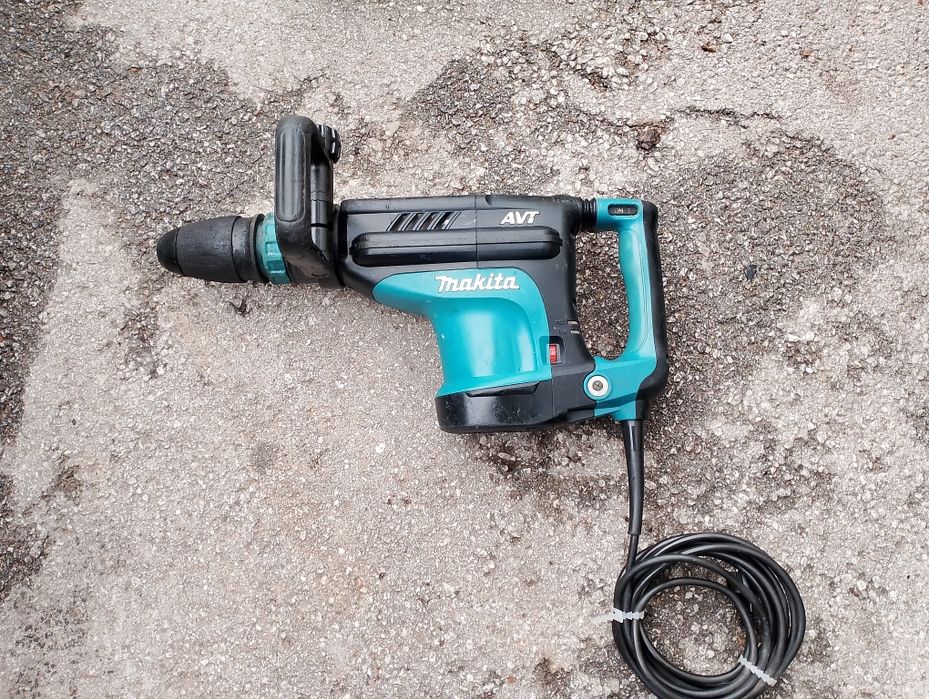 Професионален къртач Makita HM 1213С 1510вата