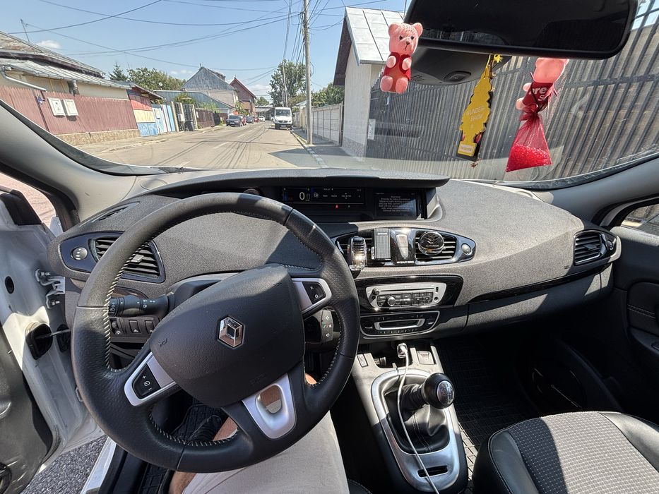 Renault scenic bose edition