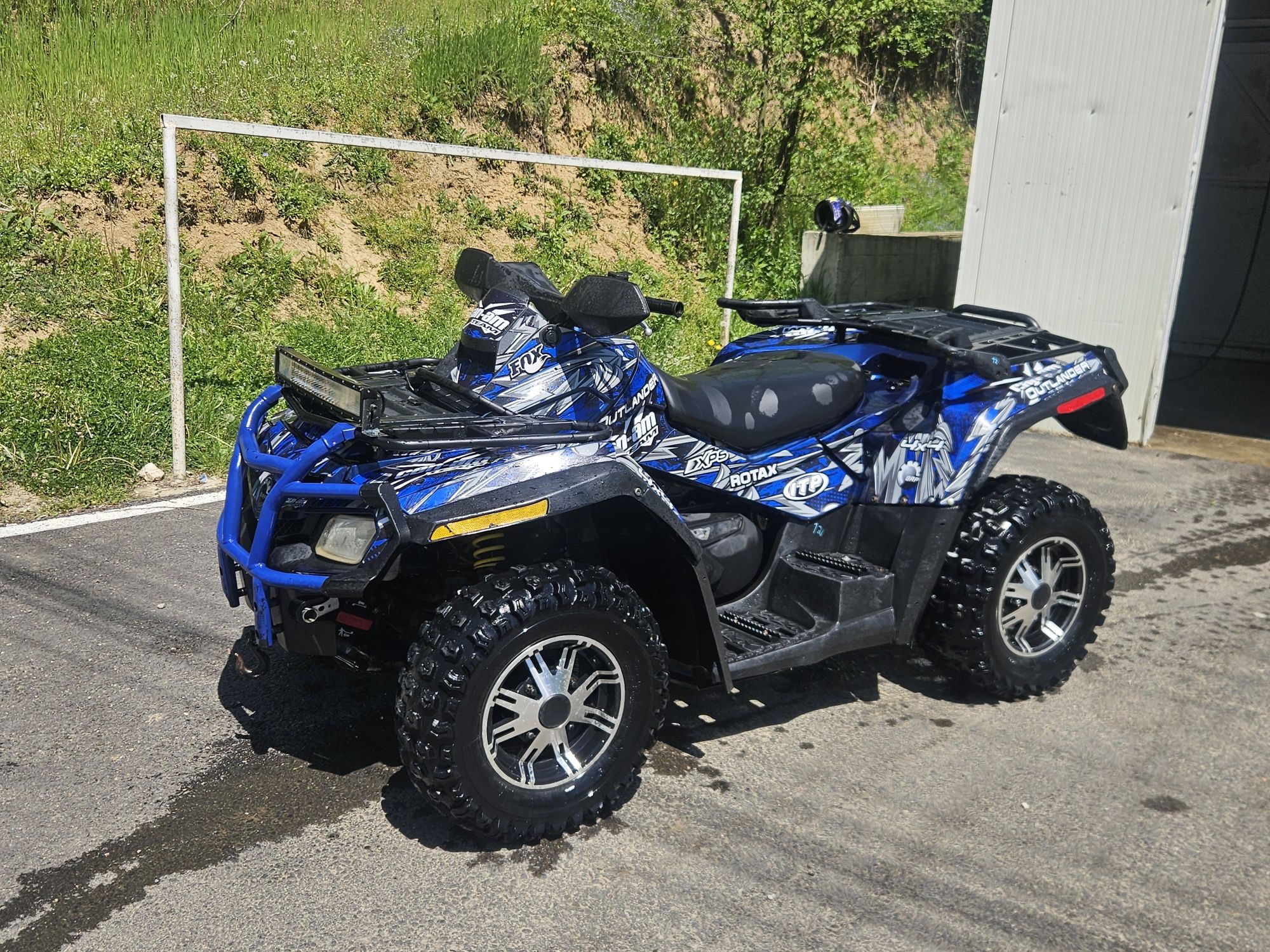 CAN AM outlander 800r