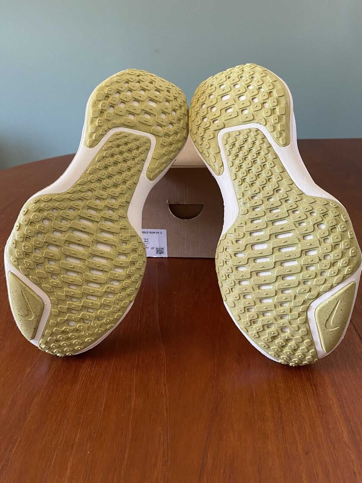 100% Оригинални Nike ZoomX Invincible Run FK 3 - номер 37.5-23.5 см