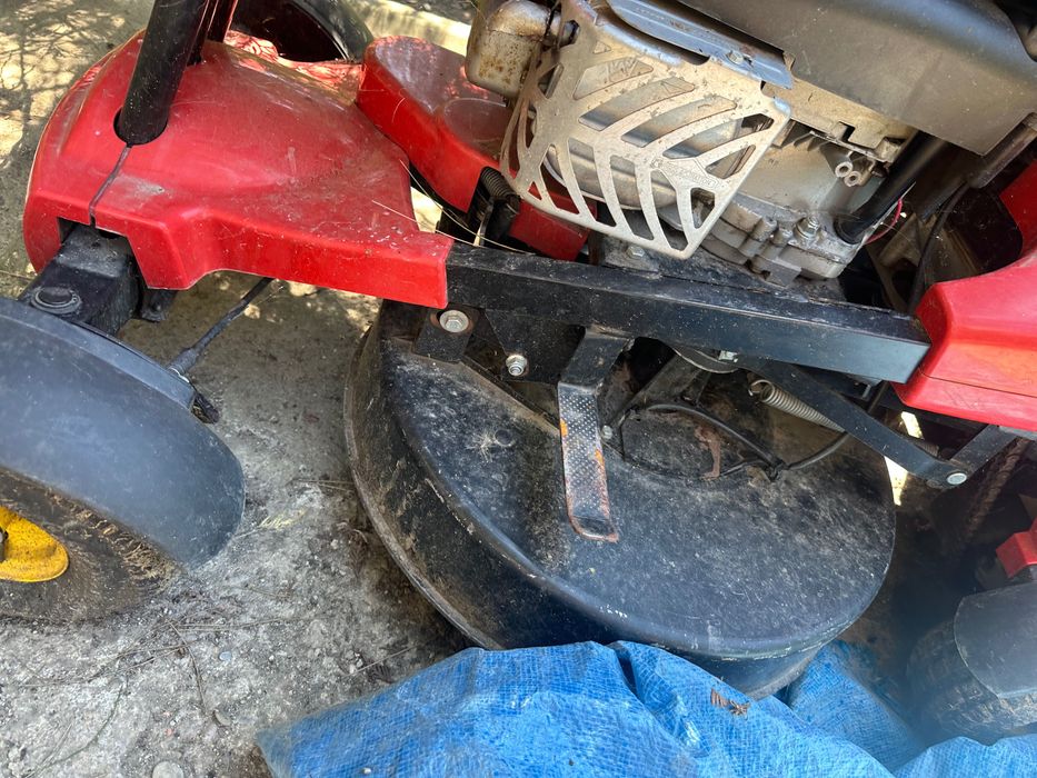 Tractoras gazon cutie 3+1 viteze  stare perfectă import Germania