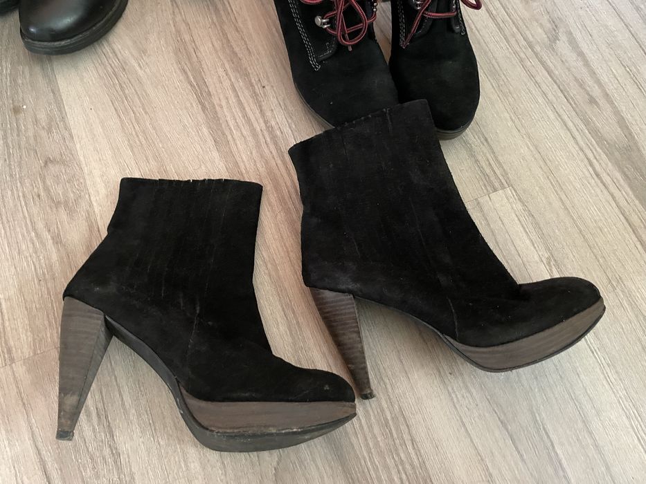 Дамски велурени боти на ток