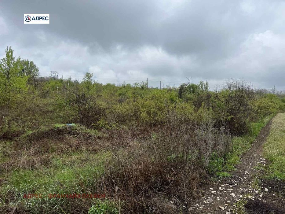 Парцел в Плевен-9-ти квартал площ 2051 цена 150000