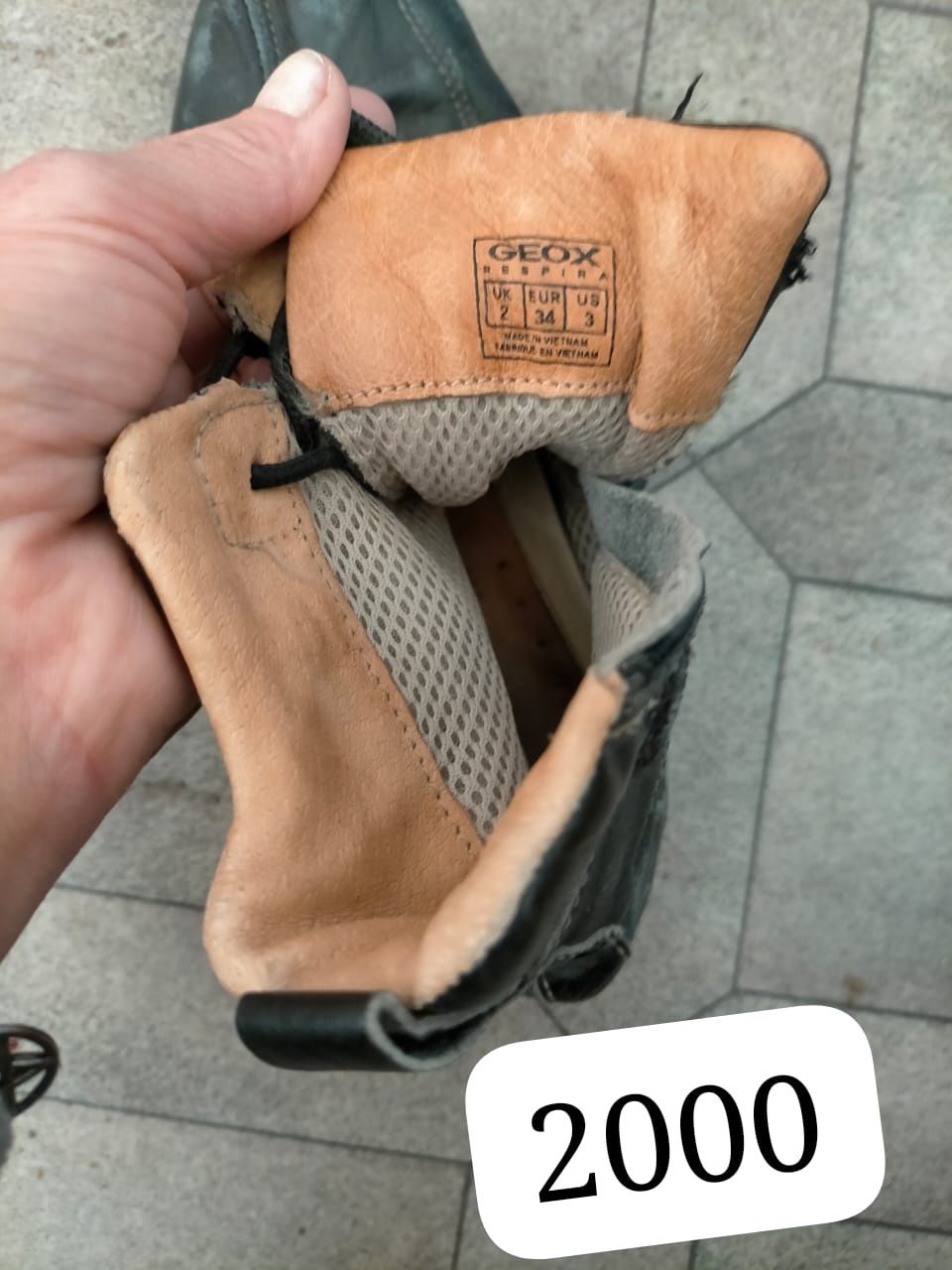 Продам обувь детскую
