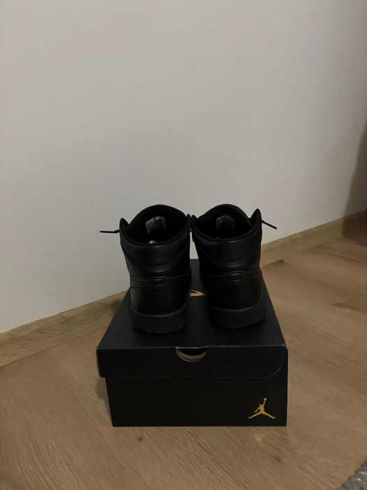 Vand Jordan 1 Mid Black-stare perfecta ,Originali!!!