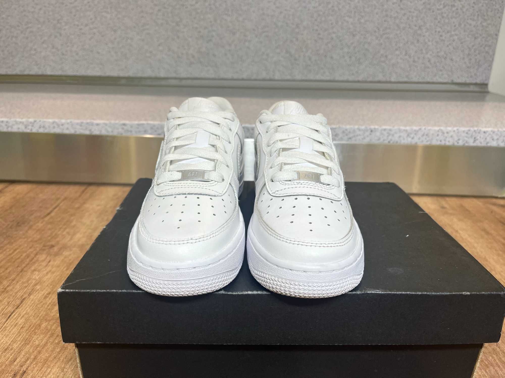 ОРИГИНАЛНИ *** Nike Air Force 1 Low GS Triple White