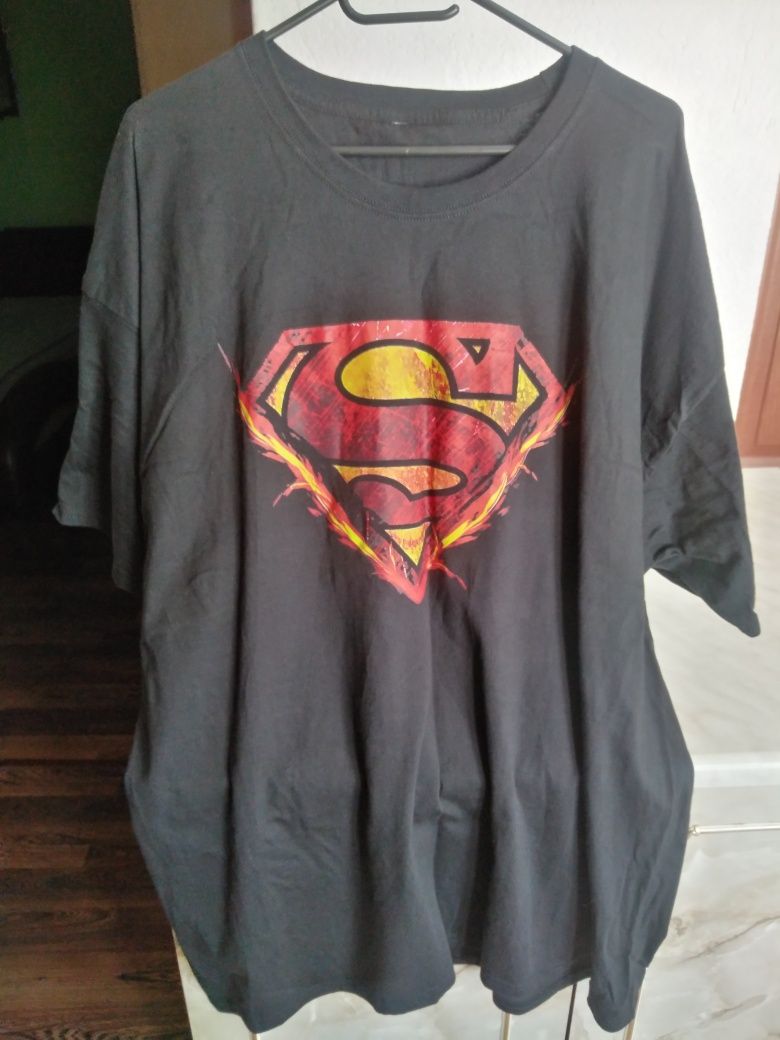 Мъжка тениска с емблемата на SUPERMAN/ размер XXL /гр. обиколка 134 см