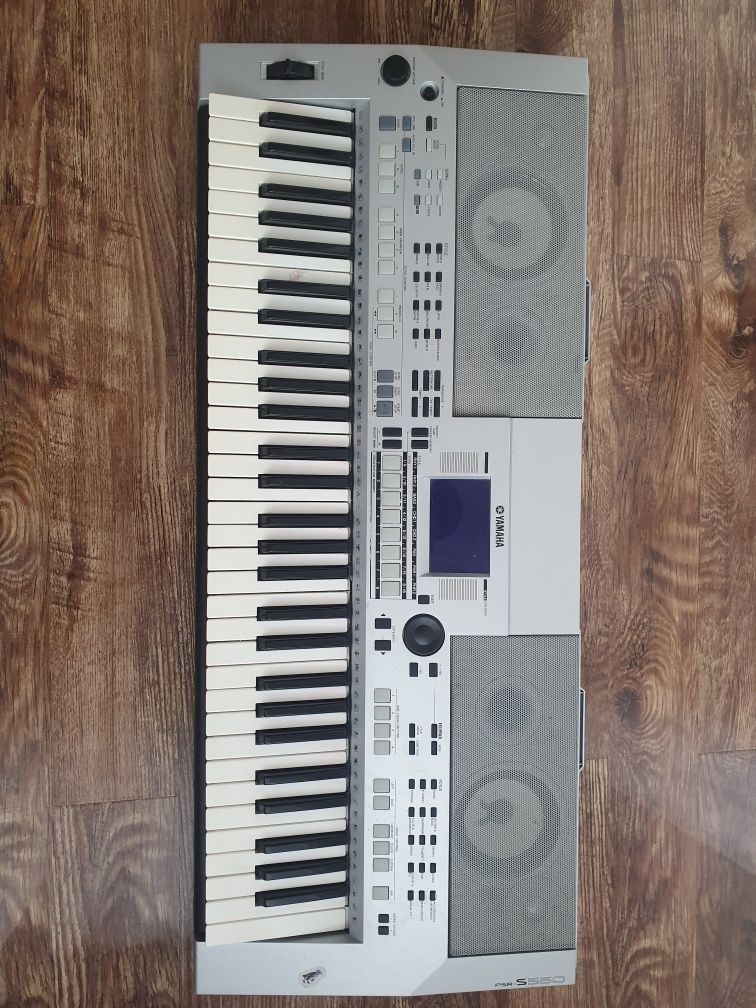 Vand orga yamaha PSR-S550