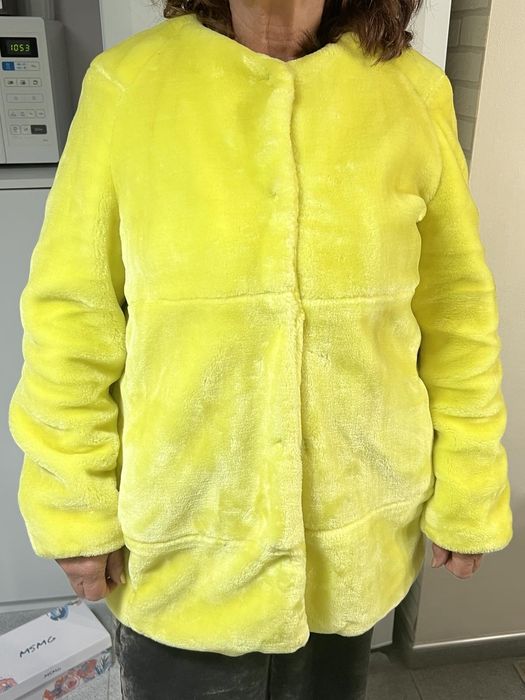 Ново меко палто от Зара,размер Л,удобно и практично