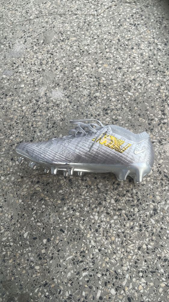 Футболни бутонки Nike Mercurial