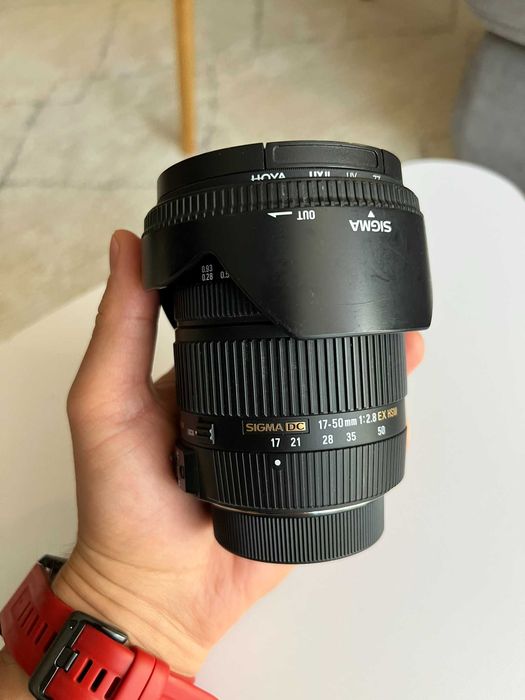 Nikon D5600 + Sigma 17-50mm f/2.8 EX DC OS HSM