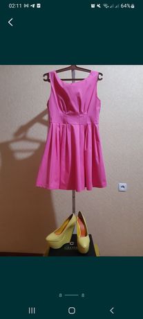 Красивое  платье  S размер с туфли кожанные (37 размер)за 15000 тг
