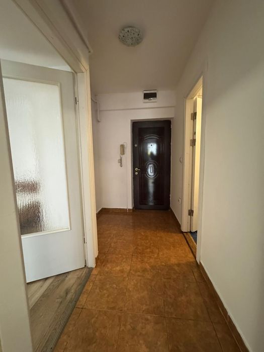 Decomandată, Craiovița, liberă, spațioasă, zonă bună