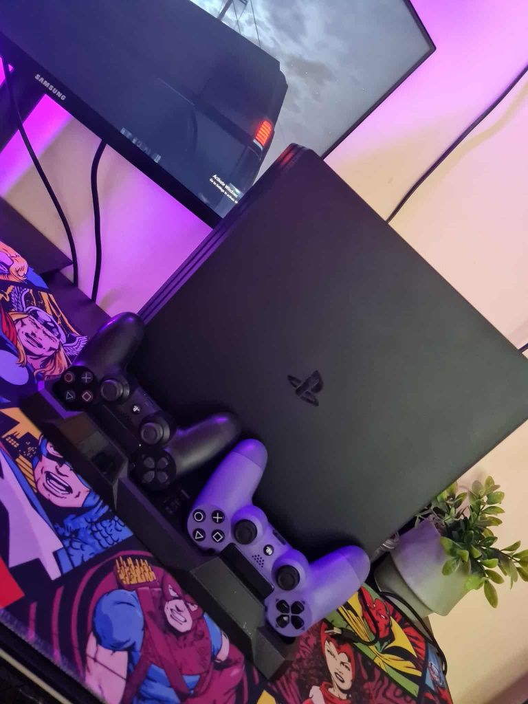 Продавам ps4 pro