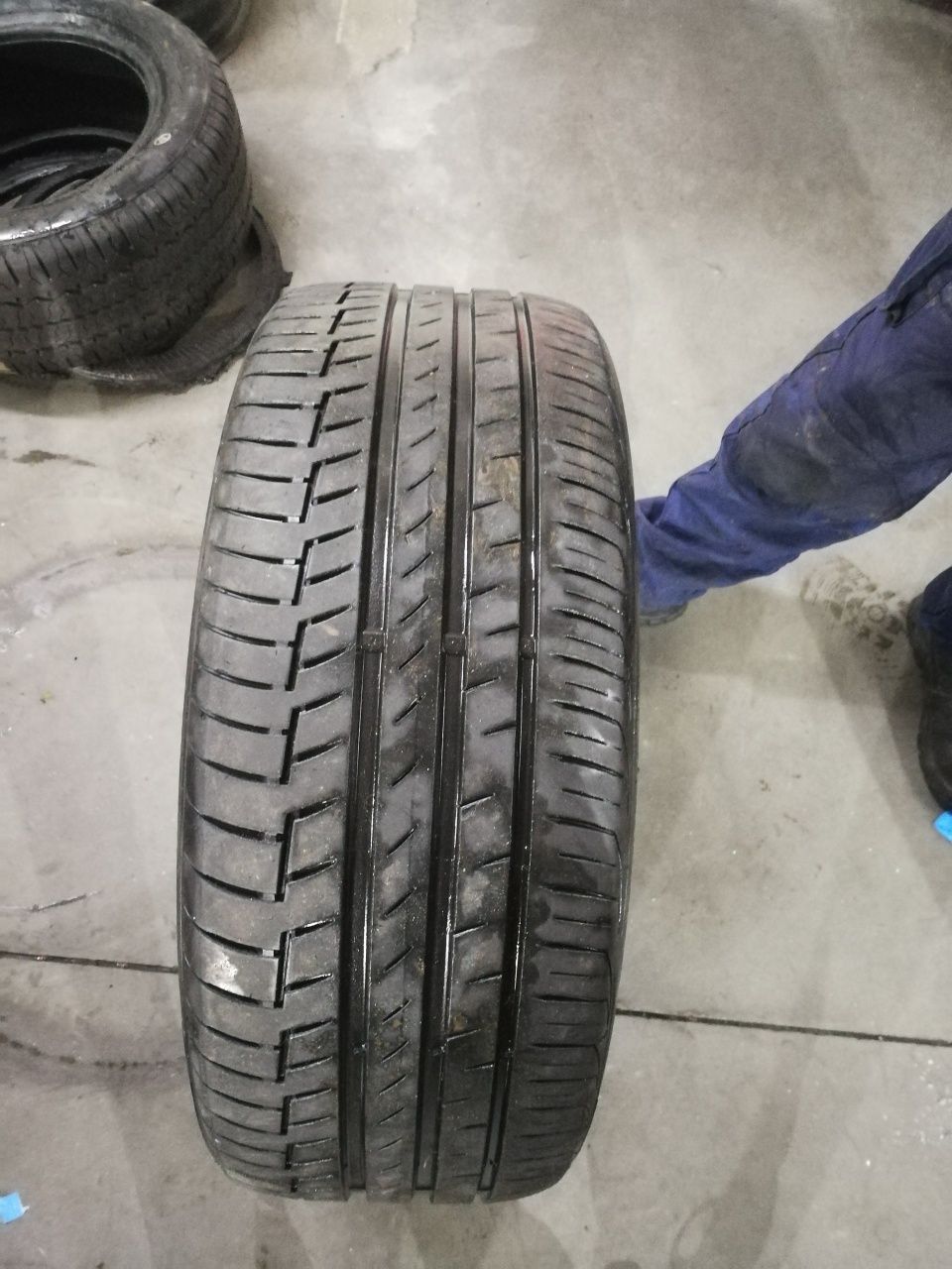 De vanzare anvelope de vara Continental 235/45 R18 stare foarte buna