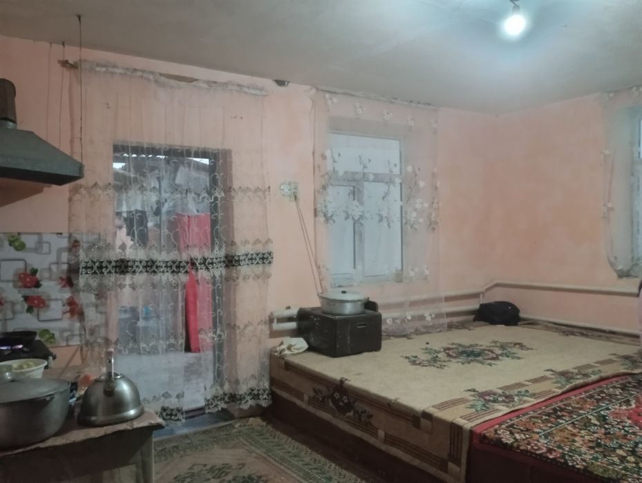 Uy sotiladi 15 sotix maktabga yaqinroq