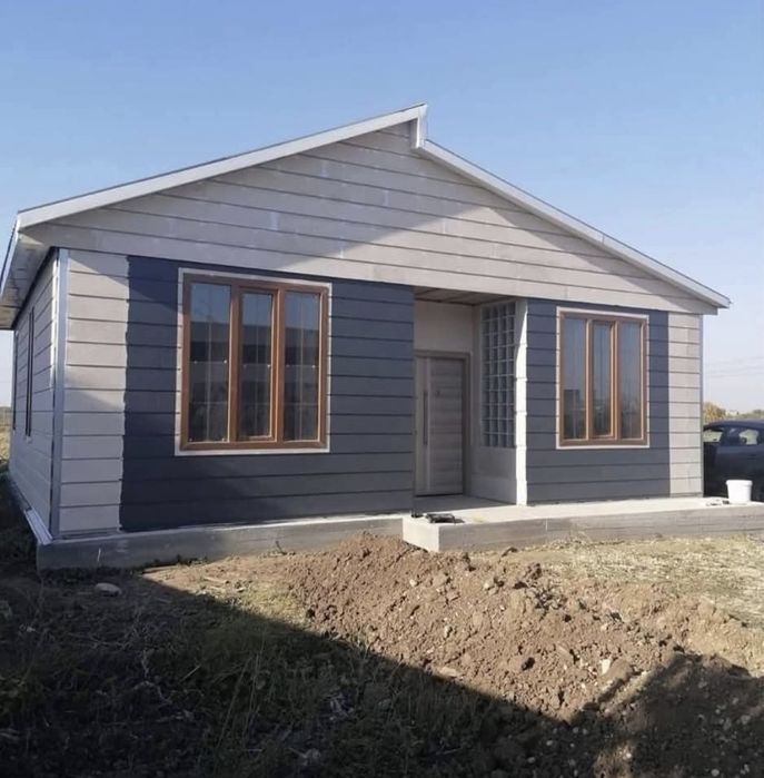 Vand casa pe structura metalica de locuit