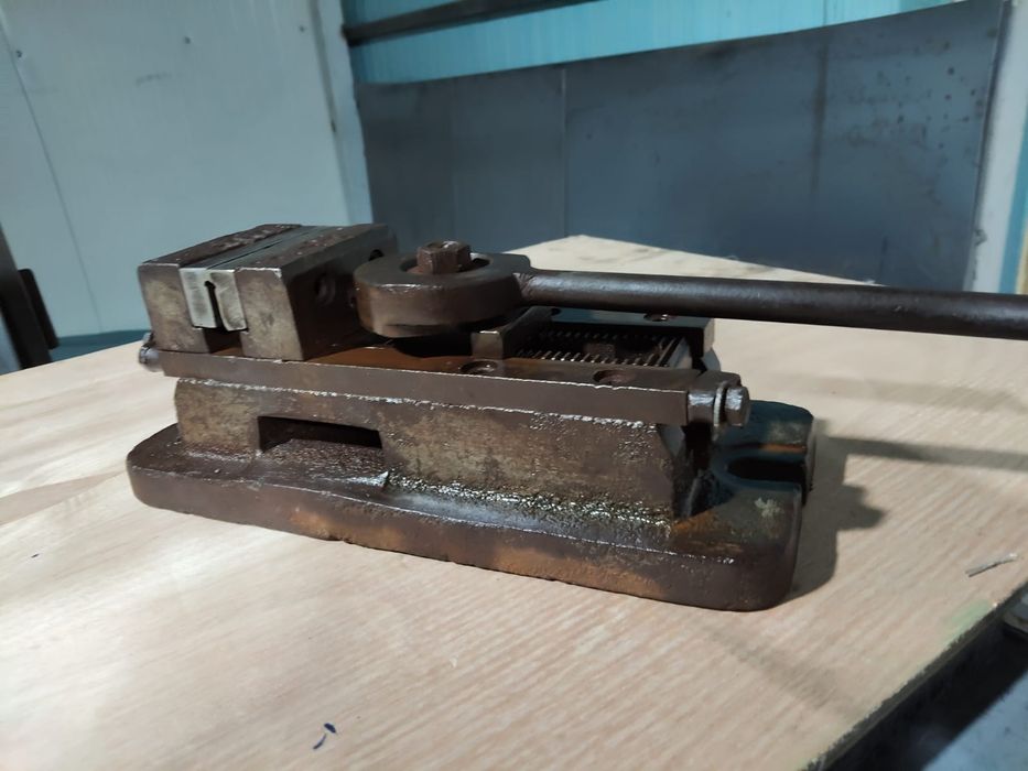 Menghina cu excentric/prindere rapida