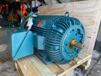 Vând motor nou 190 kw